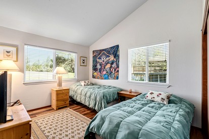 Pet-Friendly Cabin with Beautiful Outdoor Living in California - Groveland, California - glamping.directory