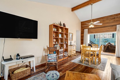 Pet-Friendly Cabin with Beautiful Outdoor Living in California - Groveland, California - glamping.directory