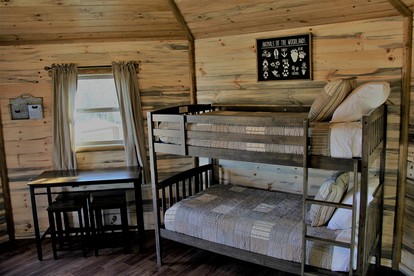 Luxury Tree House in Canton for the Best of Texas Glamping - Canton, Texas - glamping.directory