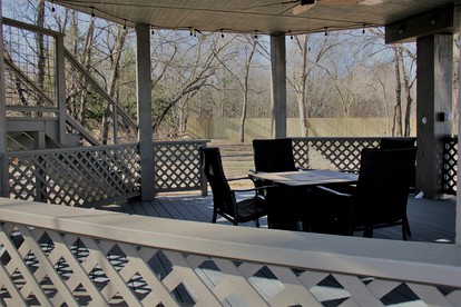 Luxury Tree House in Canton for the Best of Texas Glamping - Canton, Texas - glamping.directory