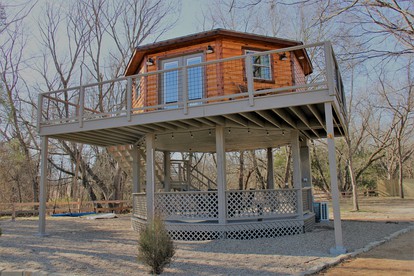 Luxury Tree House in Canton for the Best of Texas Glamping - glamping.directory