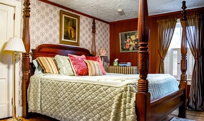 Romantic Rental in Stunning Bed and Breakfast near Williamsport, Pennsylvania - Williamsport, Pennsylvania - glamping.directory