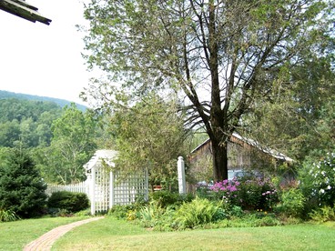 Romantic Rental in Stunning Bed and Breakfast near Williamsport, Pennsylvania - Williamsport, Pennsylvania - glamping.directory