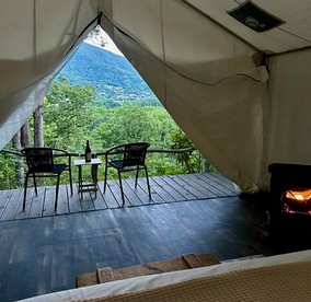 Gorgeous Safari Tent with Incredible Views for a Romantic Glamping Getaway near Waynesville, North Carolina - Waynesville, North Carolina - glamping.directory