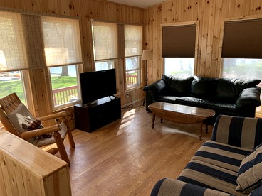Family-Friendly Waterfront Vacation Rental with Wi-Fi near Saratoga - Lake Luzerne, New York - glamping.directory