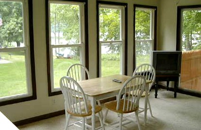 Family-Friendly Waterfront Vacation Rental with Wi-Fi near Saratoga - Lake Luzerne, New York - glamping.directory