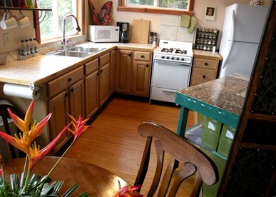 Gorgeous Vacation Cottage with Stunning Ocean Views in Captain Cook, Hawaii - Captain Cook, Hawaii - glamping.directory