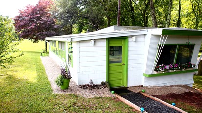 Blue Mountain Cabin With Lovely Natural Surroundings in NY - Saugerties, New York - glamping.directory