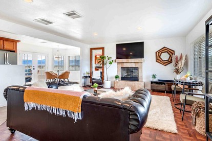 Family and Pet Friendly Vacation Rental in Joshua Tree with a Luxury Hot Tub, Gym, and Outdoor Pool - Joshua Tree, California - glamping.directory