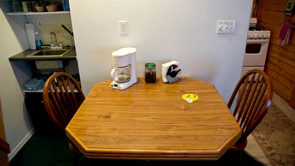 Charming Bed and Breakfast Suite Offering Views of the Northern Lights in Alaska - North Pole, Alaska - glamping.directory