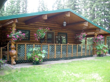 Charming Bed and Breakfast Suite Offering Views of the Northern Lights in Alaska - glamping.directory
