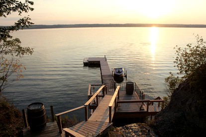 Spacious Lake House Rental Perfect for Family Getaways in New York's Finger Lakes Region - Yale, New York - glamping.directory