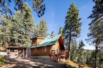 Delightful Cabin Accommodation for an Exciting Vacation in Durango, Colorado - glamping.directory
