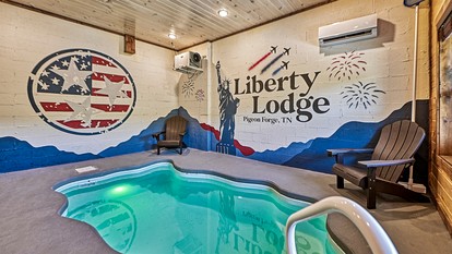 Mountain Retreat with Perfect for Groups in Pigeon Forge, Tennesee - Pigeon Forge, Tennessee - glamping.directory
