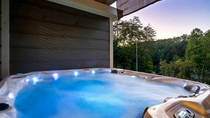 Mountain Retreat with Perfect for Groups in Pigeon Forge, Tennesee - Pigeon Forge, Tennessee - glamping.directory