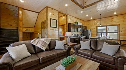 Mountain Retreat with Perfect for Groups in Pigeon Forge, Tennesee - Pigeon Forge, Tennessee - glamping.directory