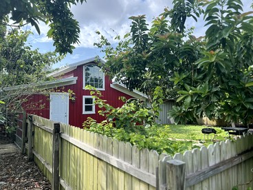 Beautiful Red Cottage for a Relaxing Getaway on a Tropical Fruit Farm near Homestead, Florida - Homestead, Florida - glamping.directory