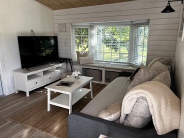 Beautiful Red Cottage for a Relaxing Getaway on a Tropical Fruit Farm near Homestead, Florida - Homestead, Florida - glamping.directory