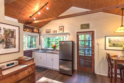 Secluded Cottage Rental with a Private Hot Tub in the Redwoods of Guerneville, California - Guerneville, California - glamping.directory