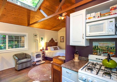 Secluded Cottage Rental with a Private Hot Tub in the Redwoods of Guerneville, California - Guerneville, California - glamping.directory