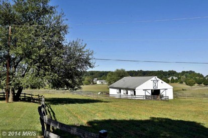 Sweet Chic Farm Cottage with Pool, Hot-Tub and Beautiful Sunsets in Maryland - glamping.directory