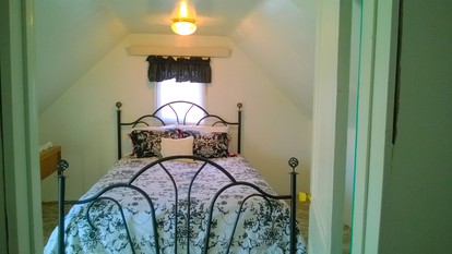 Family-Friendly Vacation Rental by a Beautiful Creek near Long Pine, Nebraska - Long Pine, Nebraska - glamping.directory
