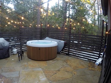 Cozy and Historic Cabin Rental with Loft in Woodlands of Idyllwild, California - Idyllwild, California - glamping.directory