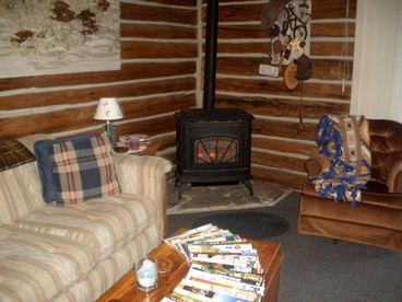 Wonderful Log Cabin with Sublime Views of Beartooth Mountain in Red Lodge, Montana - Red Lodge, Montana - glamping.directory