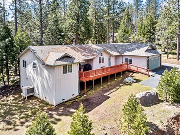 Mountain Retreat with Furnished Deck, BBQ and Fire Pit in Groveland, California - glamping.directory