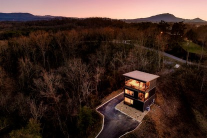Beautiful Cabin with Private Hot Tub and Panoramic Views of the Great Smoky Mountains on the Skydeck, Minutes from Dollywood - Sevierville, Tennessee - glamping.directory