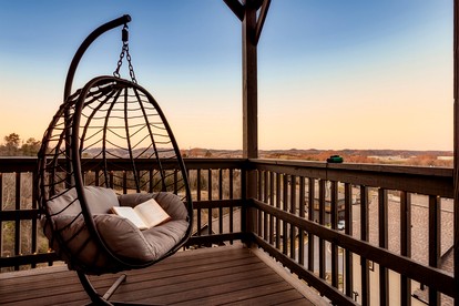 Beautiful Cabin with Private Hot Tub and Panoramic Views of the Great Smoky Mountains on the Skydeck, Minutes from Dollywood - Sevierville, Tennessee - glamping.directory