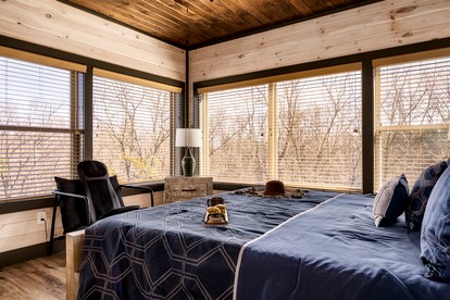 Beautiful Cabin with Private Hot Tub and Panoramic Views of the Great Smoky Mountains on the Skydeck, Minutes from Dollywood - Sevierville, Tennessee - glamping.directory