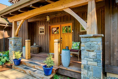Luminous and Spacious Ski Cabin with Shared Hot Tub that Offers Stunning Landscapes of the Columbia River Gorge, Washington - Stevenson, Washington - glamping.directory