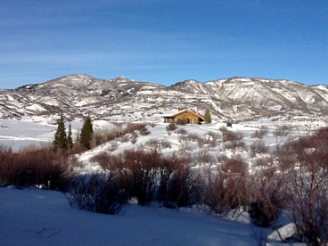 Luxury Hilltop Log Cabin with Breathtaking Views in Steamboat Springs, Colorado - Steamboat Springs, Colorado - glamping.directory