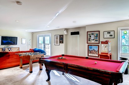 Secluded Villa Rental in Virginia Wine Country near Washington, D.C. - Front Royal, Virginia - glamping.directory
