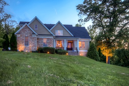 Secluded Villa Rental in Virginia Wine Country near Washington, D.C. - glamping.directory