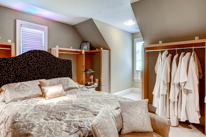 Secluded Villa Rental in Virginia Wine Country near Washington, D.C. - Front Royal, Virginia - glamping.directory