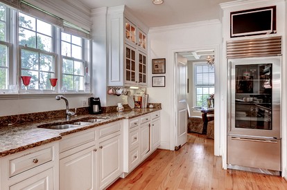 Secluded Villa Rental in Virginia Wine Country near Washington, D.C. - Front Royal, Virginia - glamping.directory