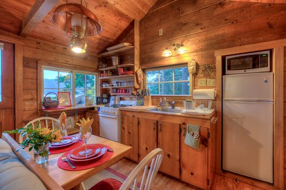 Romantic Cabin Rental with Incredible Views on Orcas Island, Washington - Orcas Island, Washington - glamping.directory