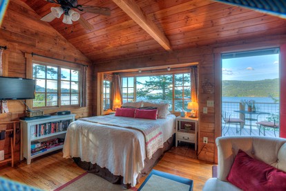 Romantic Cabin Rental with Incredible Views on Orcas Island, Washington - Orcas Island, Washington - glamping.directory