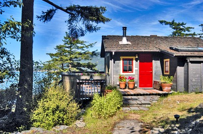 Romantic Cabin Rental with Incredible Views on Orcas Island, Washington - glamping.directory