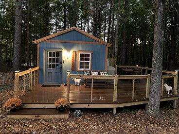 Cozy Cabin near Kentucky Lake - Amazing Glamping Rental in Big Sandy, Tennessee - glamping.directory
