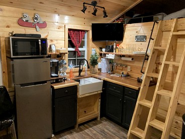 Cozy Cabin near Kentucky Lake - Amazing Glamping Rental in Big Sandy, Tennessee - Big Sandy, Tennessee - glamping.directory