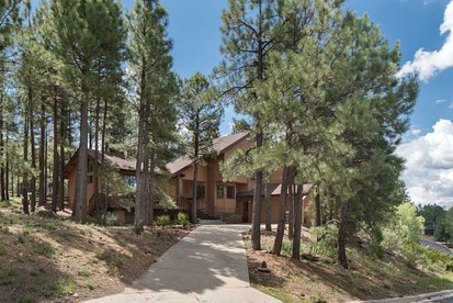 Gorgeous Cozy Cabin with Scenic Forest Views, Fire Pit, and Grill in Flagstaff, Arizona - glamping.directory