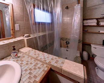 Relaxing Cottage for Couples in Peaceful Forest near Austin, Texas - Austin, Texas - glamping.directory