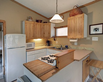 Relaxing Cottage for Couples in Peaceful Forest near Austin, Texas - Austin, Texas - glamping.directory