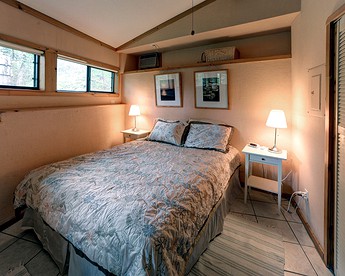 Relaxing Cottage for Couples in Peaceful Forest near Austin, Texas - Austin, Texas - glamping.directory