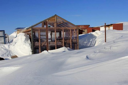 Snug Vacation Rental with a Variety of Adventure Packages Available near Anvil Mountain, Alaska - glamping.directory