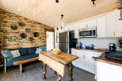 Stunning Paso Robles Cabin for Vineyard Glamping in California - Paso Robles, California - glamping.directory