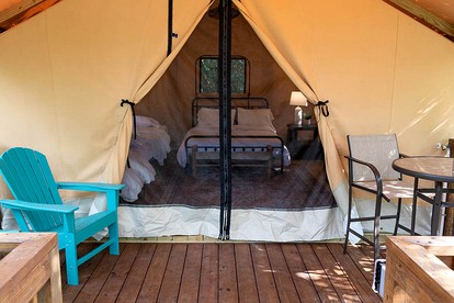 Picturesque Cabin Beautifully Designed in Livingston, Texas - Livingston, Texas - glamping.directory